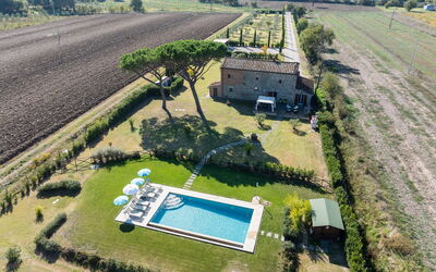 Villa dei Vini: Buitenshuis, Keer bekeken, zwembad