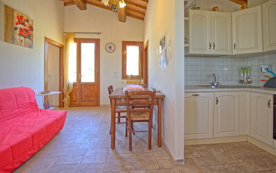 Villa Roberto: Dining Room, Living Room