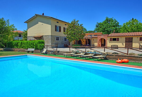 Zeffiro: Buitenkanten, Zomer, zwembad