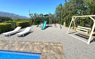 Villa Gianna: Buitenshuis, zwembad