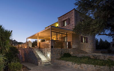 Villa Gianna: Buitenkanten, Buitenshuis