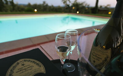 Villa Pietramarina: Buitenshuis, zwembad