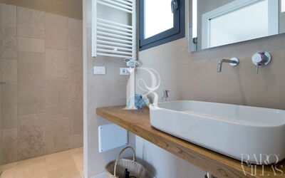 Villa Badessa Sleeps 6