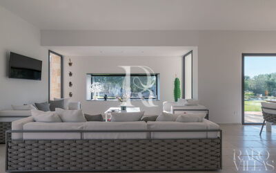 Villa Badessa Sleeps 6