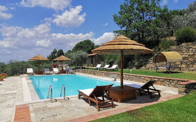 Villa Noceta: Garden, Pool