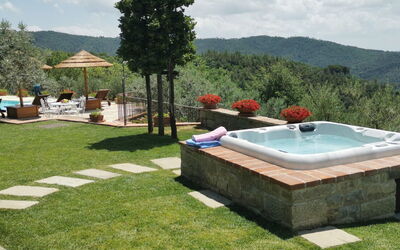 Villa Noceta: Garden, Pool