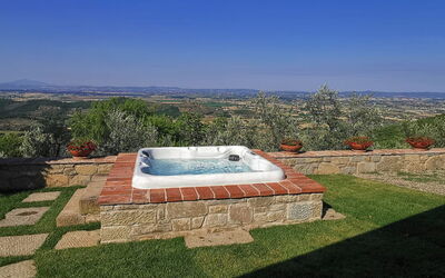 Villa Noceta: Garden, Pool, Scenic View