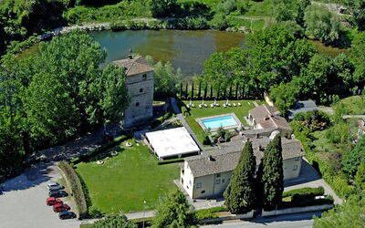 Santa Flora: Outdoor, Scenic View