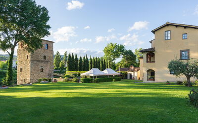 Santa Flora: Building Exterior, Garden, Outdoor