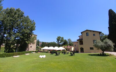 Santa Flora: Garden, Outdoor