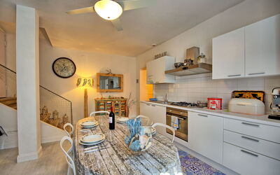 Casa Riva: Dining Room, Kitchen