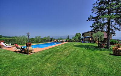 Villa Poggetta: bassin, Jardin