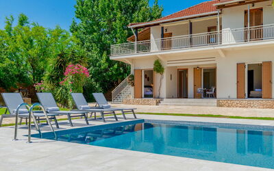 Villa Safira: Buitenkanten, Buitenshuis, Tuin, zwembad