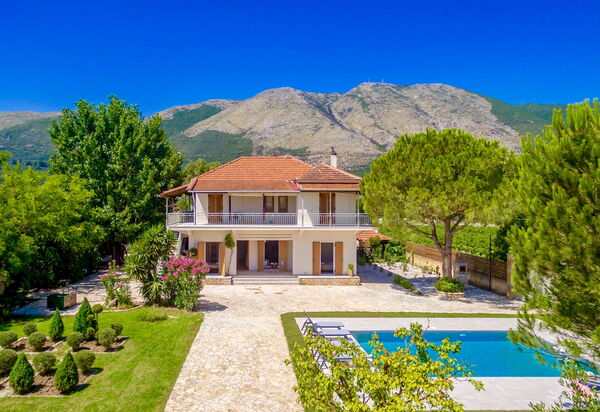 Villa Safira: all'aperto, Esterni, Giardino, Piscina