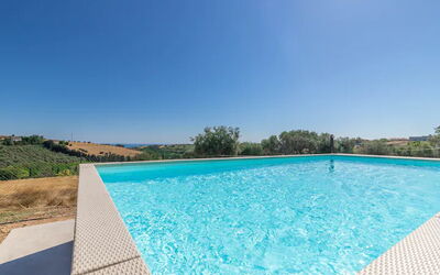 Villa Sirena: bassin, Extérieur