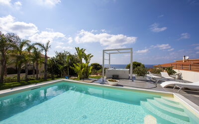 Villa Annalisa: all'aperto, Balcone / Terrazza / Patio, Giardino, Idromassaggio, Piscina, Vista Panoramica