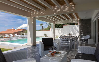 Villa Annalisa: all'aperto, Balcone / Terrazza / Patio, Estate, Piscina