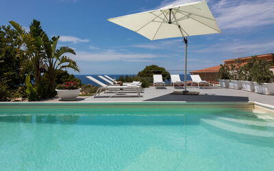 Villa Annalisa: all'aperto, Estate, Piscina, Vista Panoramica