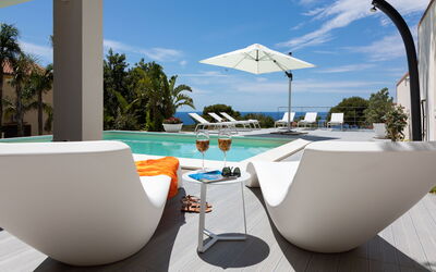 Villa Annalisa: all'aperto, Estate, Piscina