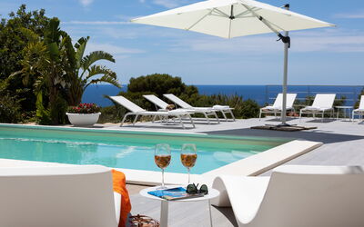 Villa Annalisa: all'aperto, Estate, Piscina