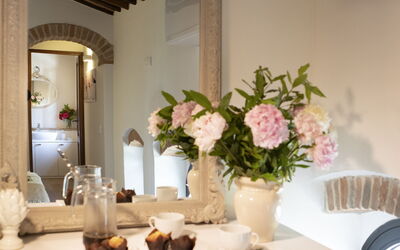 Villa Rosseti: Villa Pianora First Floor Bedroom Girasole