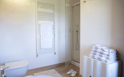 Villa Rosseti: Villa Pianora First Floor Bedroom Girasole