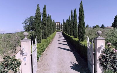Villa Gerundina: Entrata Principale, Primavera