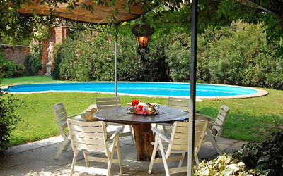 Villa Veneta: Private garden with pool, kitchen garden, gas bbq, patio, candles and pool toys