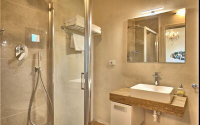 Villa Nora: Bathroom