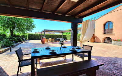 Villa Nora: Balcony / Terrace / Patio, Outdoor