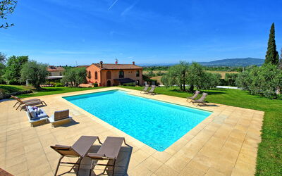 Villa Nora: Garden, Pool