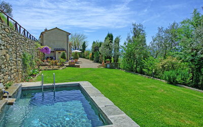Villa Cortonese: Giardino, Piscina