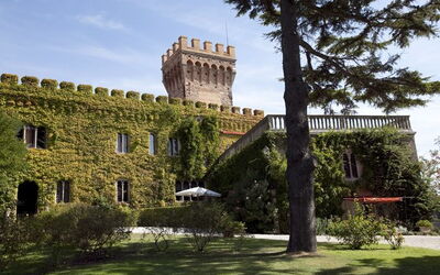 Il Castello: Building Exterior, Garden
