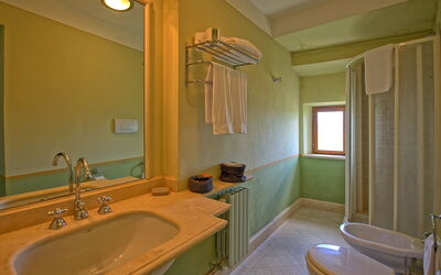 Il Castello: Bathroom