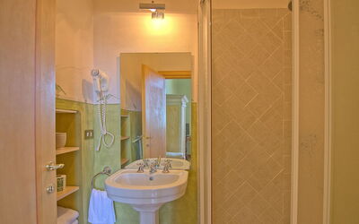 Il Castello: Bathroom