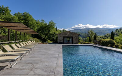 Villa Casentino: Piscina