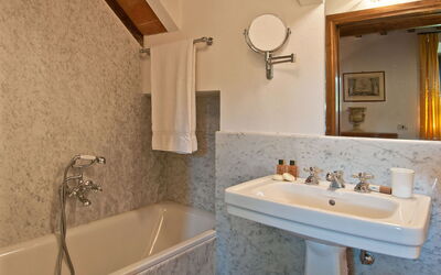 Casavecchia 12: Bathroom