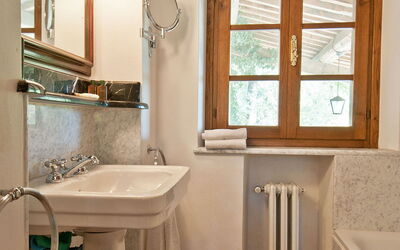 Casavecchia 12: Bathroom