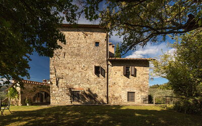 Casavecchia 12: Building Exterior, Garden