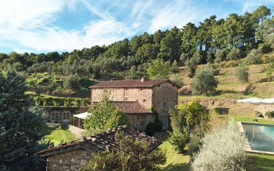 Rovere: Esterni, Piscina, Vista Panoramica