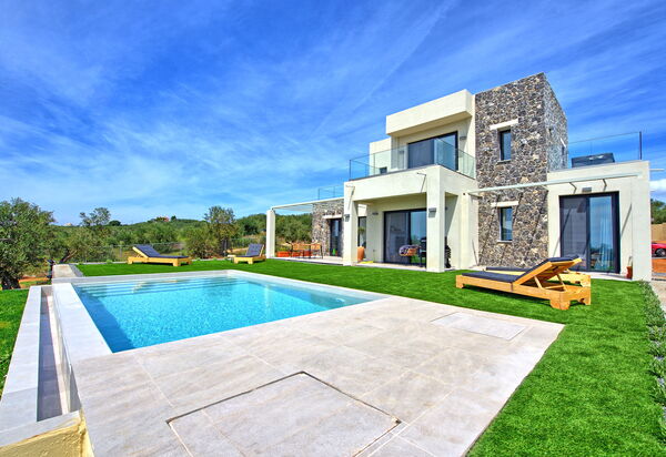 Villa Olivum: Buitenshuis, Zomer, zwembad