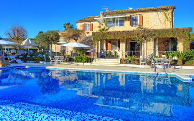 Villa Vittoria: Piscina