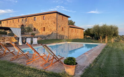 La Corte del Mangia: Building Exterior, Pool