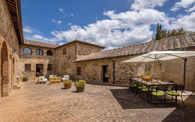 La Corte del Mangia: Balcony / Terrace / Patio, Building Exterior