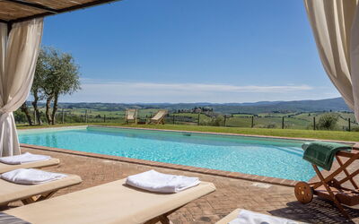 La Corte del Mangia: Pool, Scenic View
