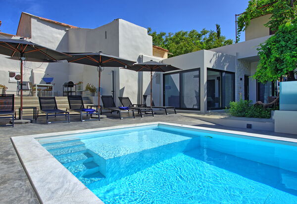 Villa Greca: Buitenkanten, Buitenshuis, Zomer, zwembad