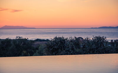 Villa Acropolitana: bassin, Extérieur, Vues