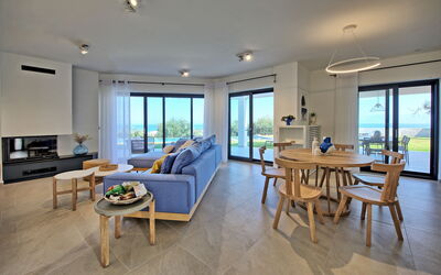 Villa Acropolitana: Cuisine, Salon