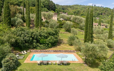 Beatrice: Buitenkanten, zwembad