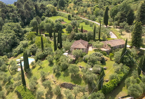 Beatrice: Building Exterior, Scenic View